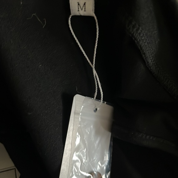 NWT black dress size medium with buttons - Picture 5 of 7